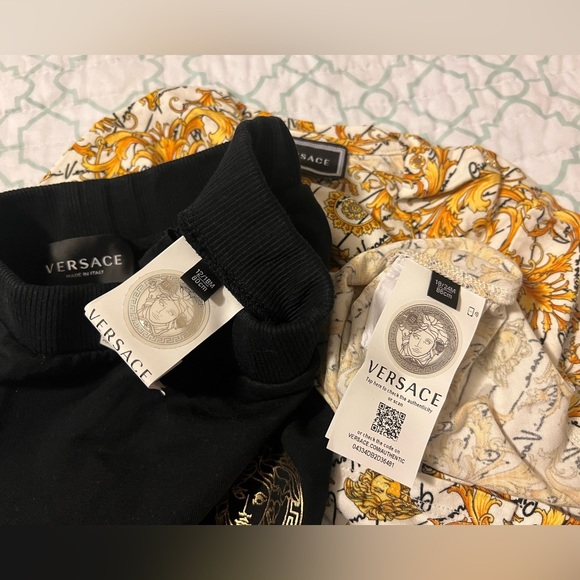 Versace Outfit - Picture 10 of 10